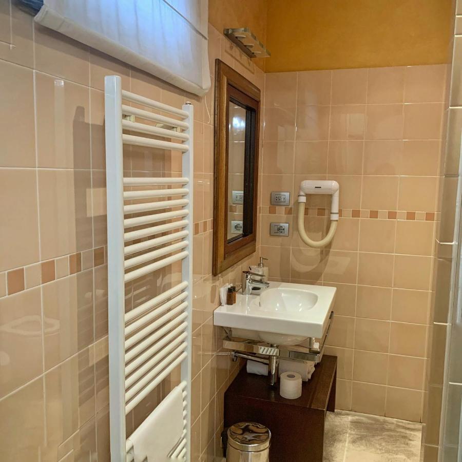 Cortiletto D'Alba Camere Con Ristorante Kültér fotó