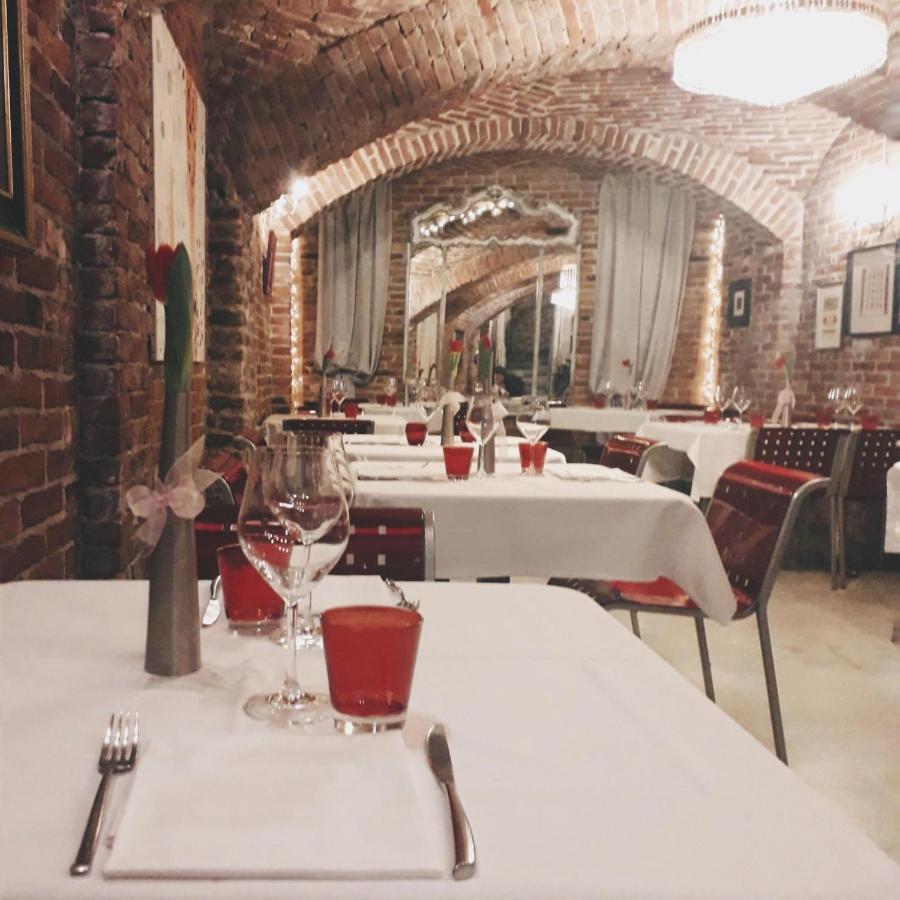 Cortiletto D'Alba Camere Con Ristorante Kültér fotó